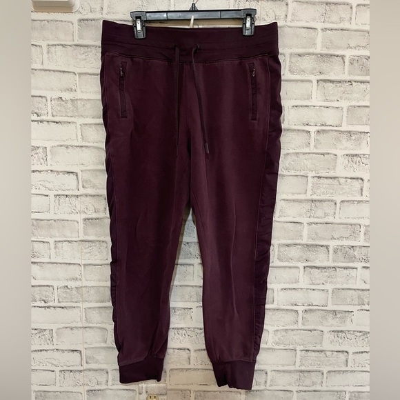 Women’s Lululemon Get Going Jogger Black Cherry color size 10 - Picture 3 of 6
